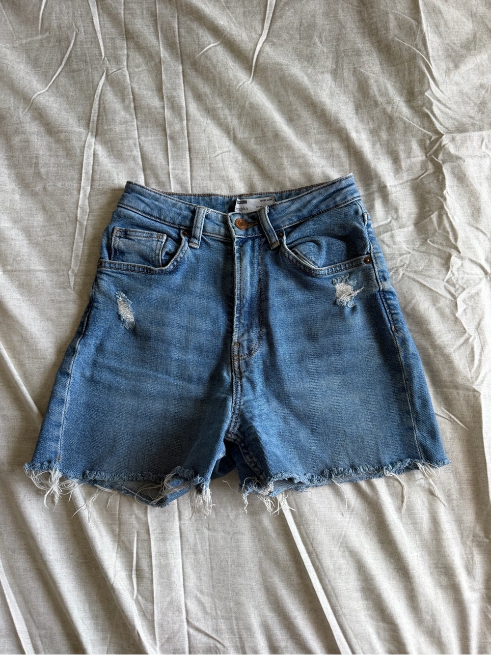 Bershka Mom Slim Medium Wash Distressed Denim Shorts (2)